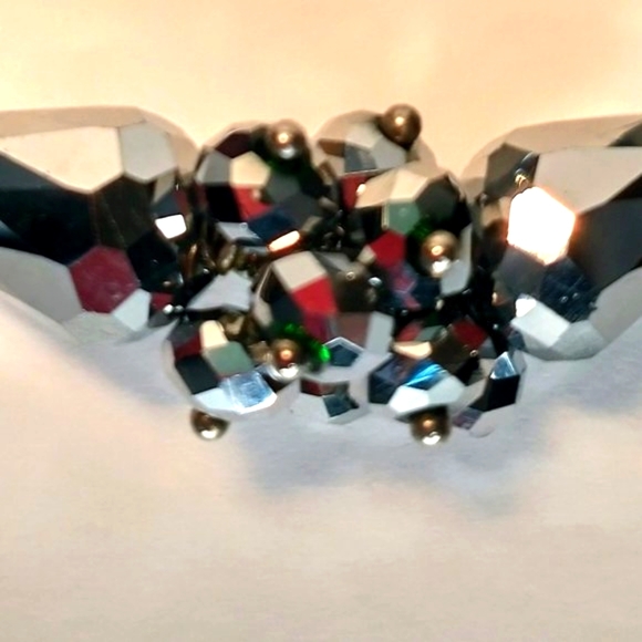 Handmade Hematite Oval Barrel Stretch Bracelet with Gray Facet Beads - Picture 3 of 6